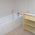 Hébergement de vacances Maison De 3 Avec Piscine Privee Jardin Et Wifi A Puycelsi *